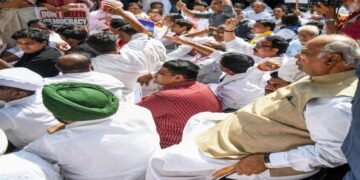 BJP trains gun at Congress over protest