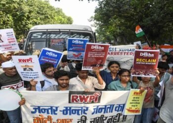 Massive protest in Delhi against CEC